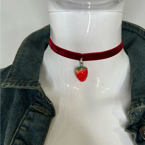 Choker necklace velvet strawberry necklace red wine velvet cute necklace fruit - Picture 7 of 10